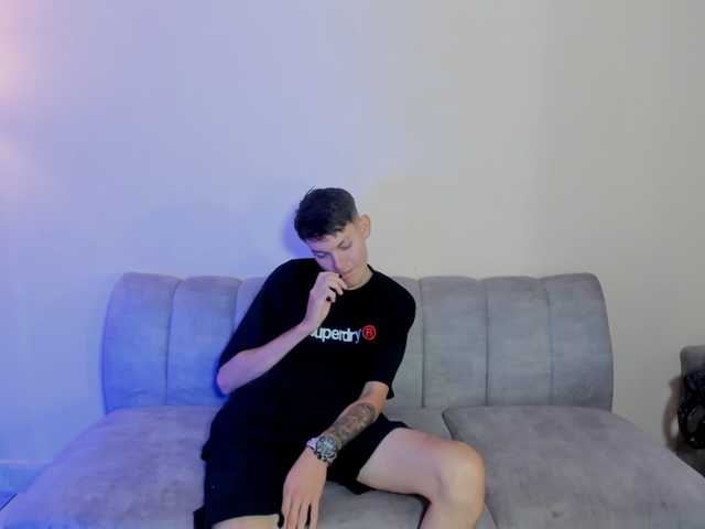 nickybigboobs live cam on BongaCams