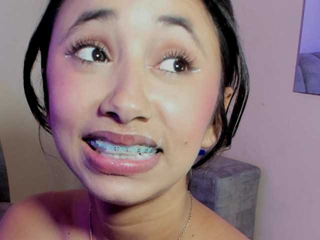 nickybigboobs live cam on BongaCams