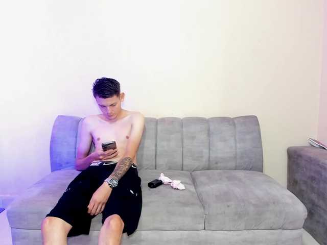 nickybigboobs live cam on BongaCams
