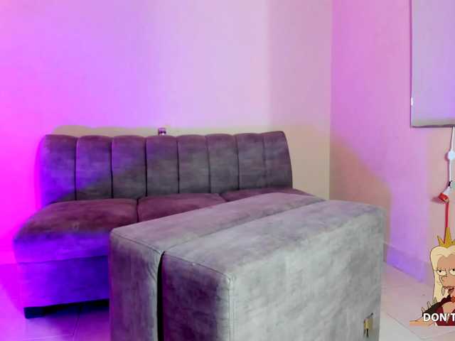 nickybigboobs live cam on BongaCams