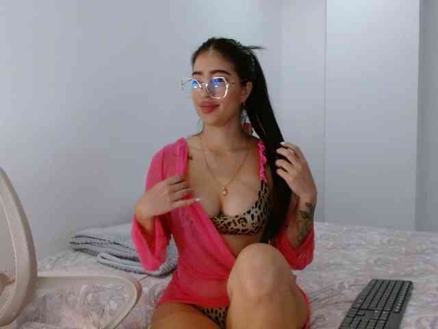 IvonnyRey7 webcam