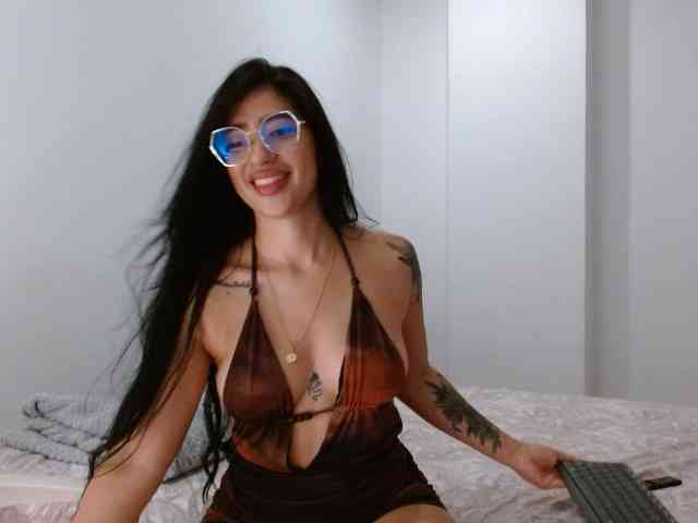 IvonnyRey7 webcam