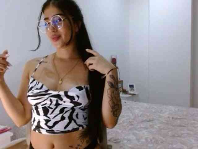 IvonnyRey7 webcam