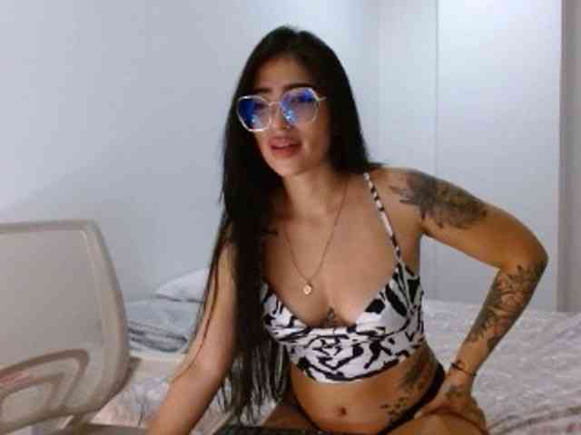 IvonnyRey7 webcam