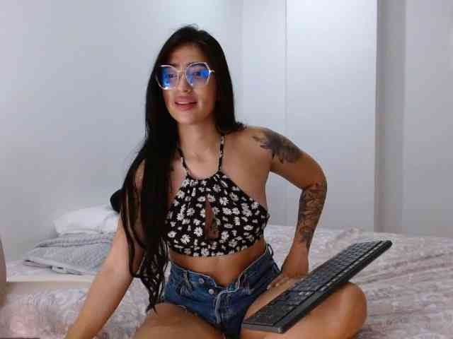 IvonnyRey7 webcam