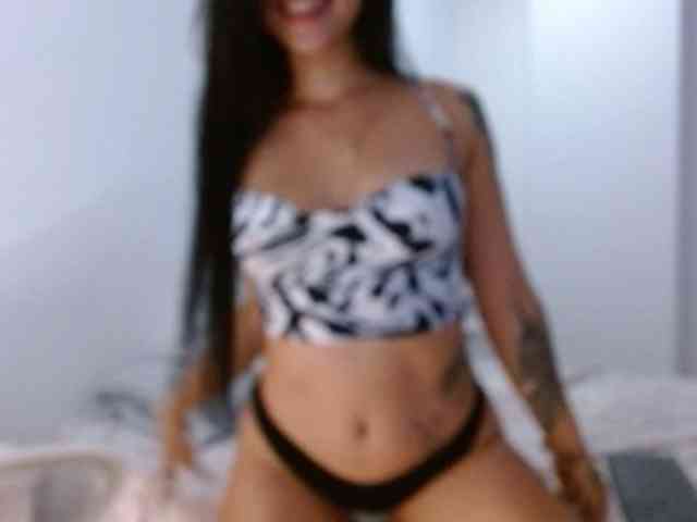 IvonnyRey7 webcam