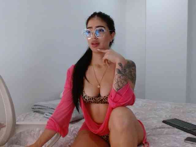 IvonnyRey7 webcam
