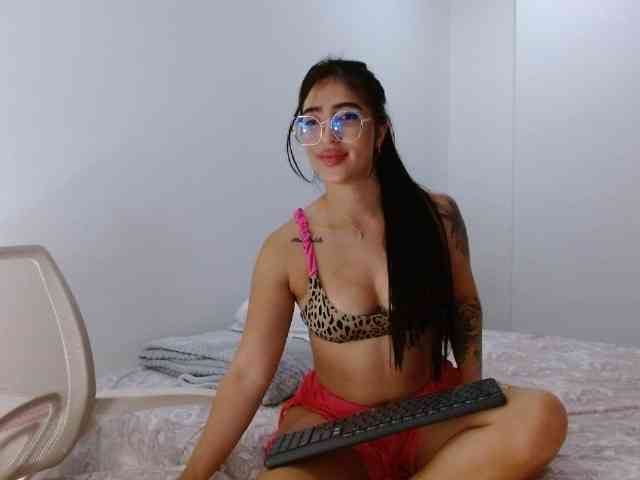 IvonnyRey7 webcam