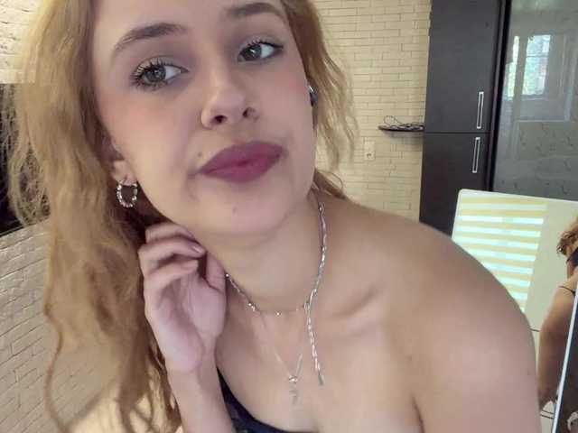 dontstretch live cam on BongaCams
