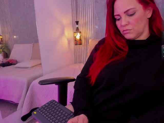 Eva-milfxxx webcam