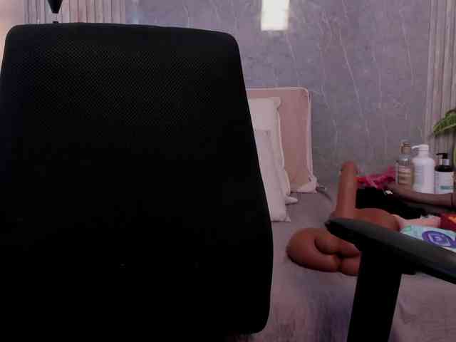 Eva-milfxxx webcam