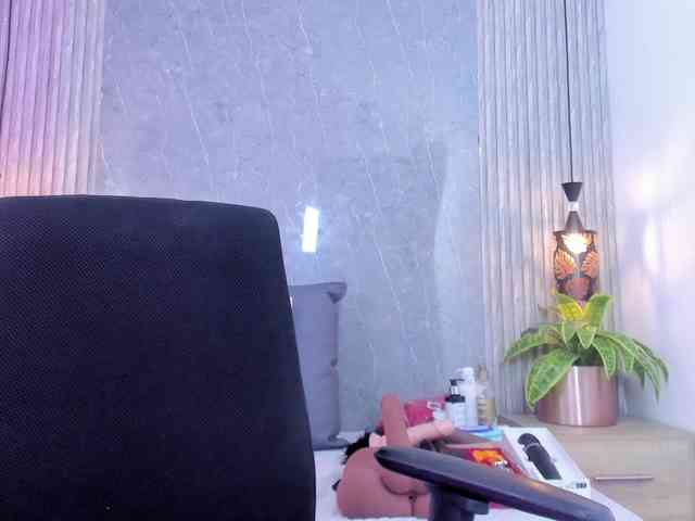Eva-milfxxx webcam