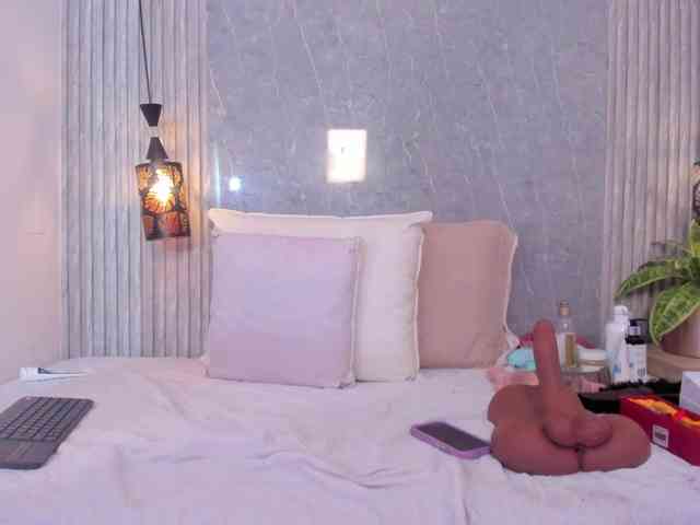 Eva-milfxxx webcam