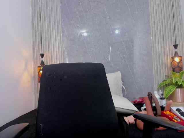 Eva-milfxxx webcam