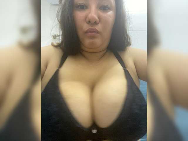 Sakura555 live webcam show
