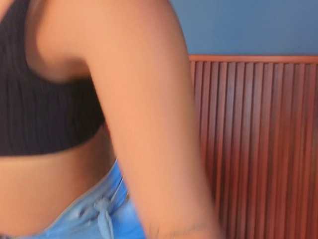 Gaviluc live cam on BongaCams