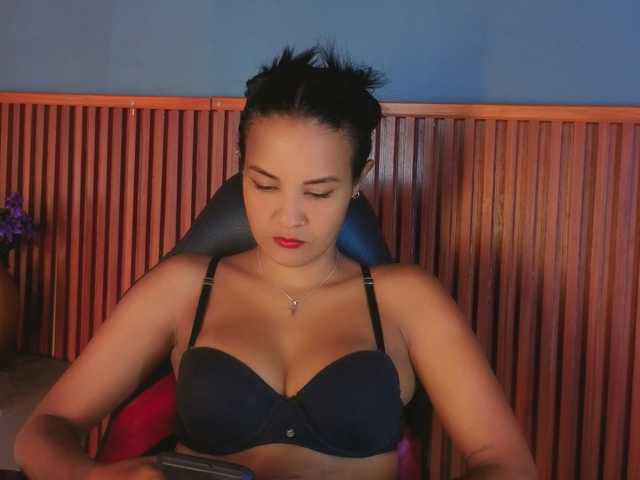 Gaviluc live cam on BongaCams