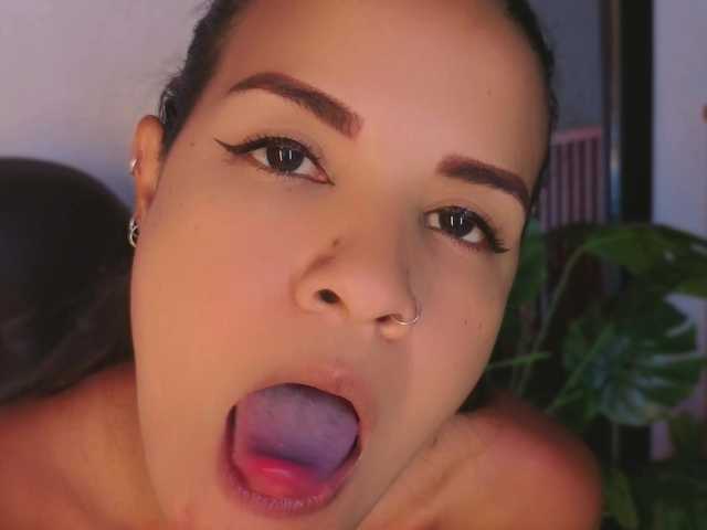 Gaviluc live cam on BongaCams