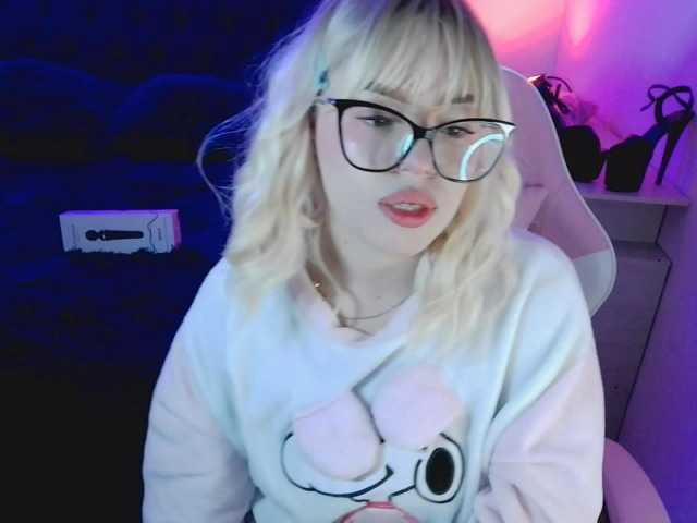 CyberMich live cam on BongaCams