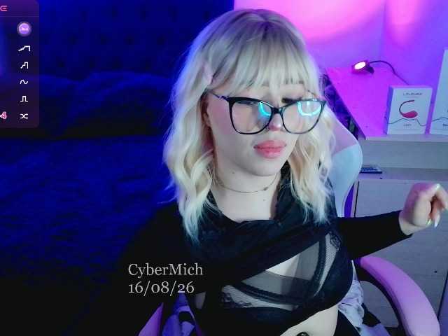 CyberMich live cam on BongaCams