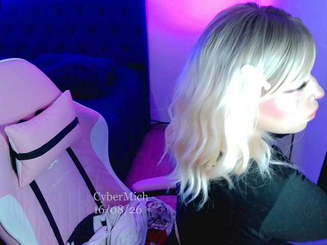 CyberMich live cam on BongaCams