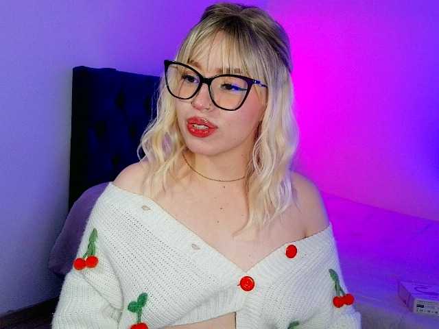 CyberMich live cam on BongaCams