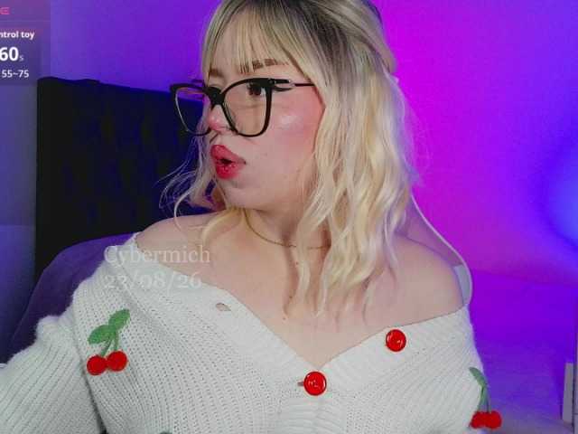 CyberMich live cam on BongaCams