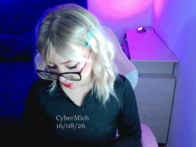 CyberMich live cam on BongaCams