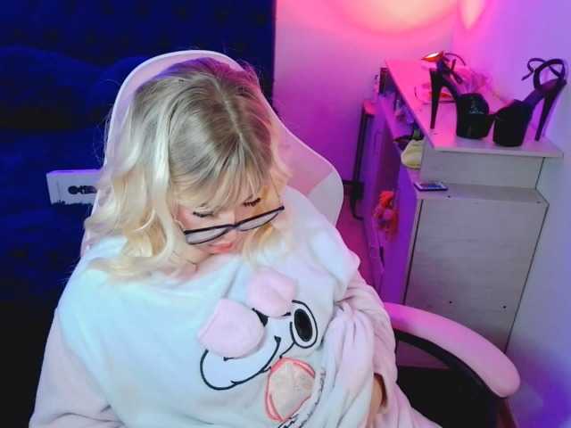 CyberMich live cam on BongaCams