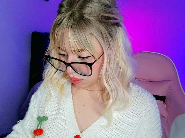 CyberMich live cam on BongaCams