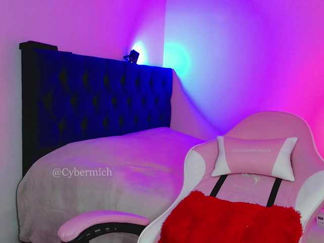 CyberMich live cam on BongaCams