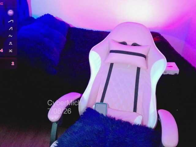 CyberMich live cam on BongaCams