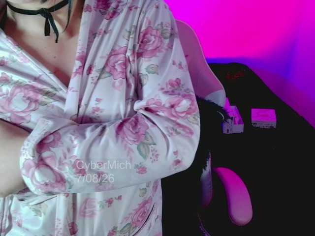 CyberMich live cam on BongaCams