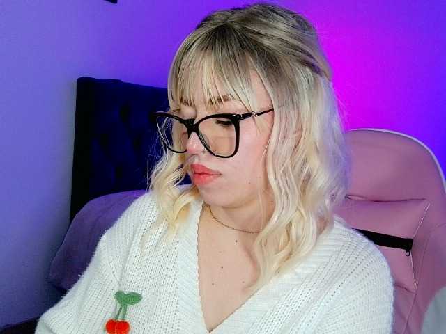 CyberMich live cam on BongaCams
