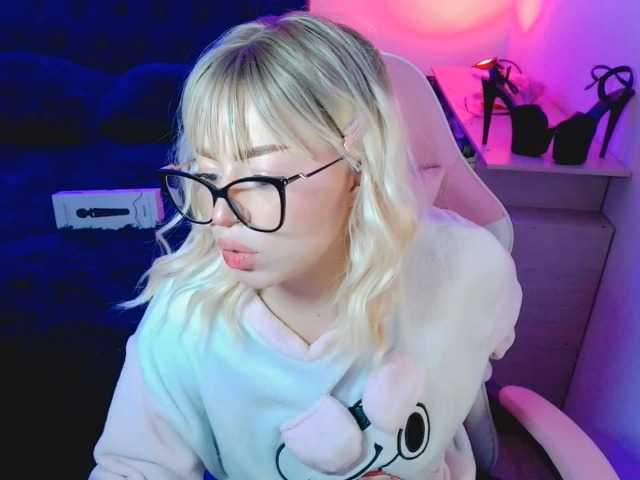 CyberMich live cam on BongaCams
