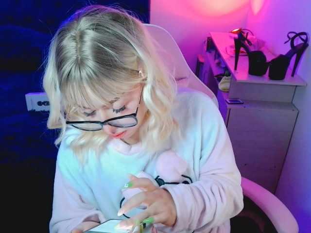 CyberMich live cam on BongaCams