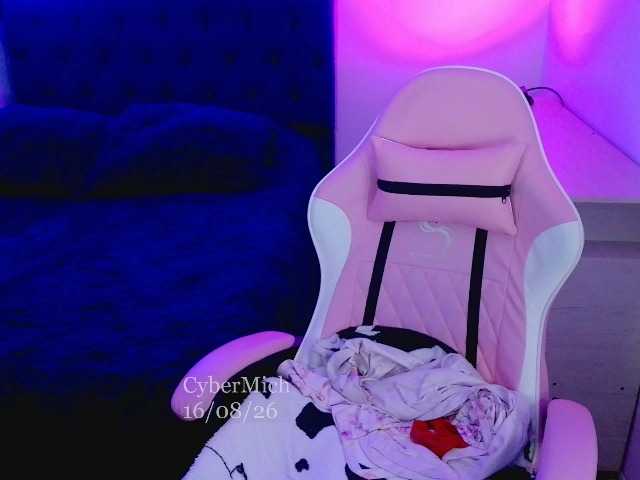 CyberMich live cam on BongaCams