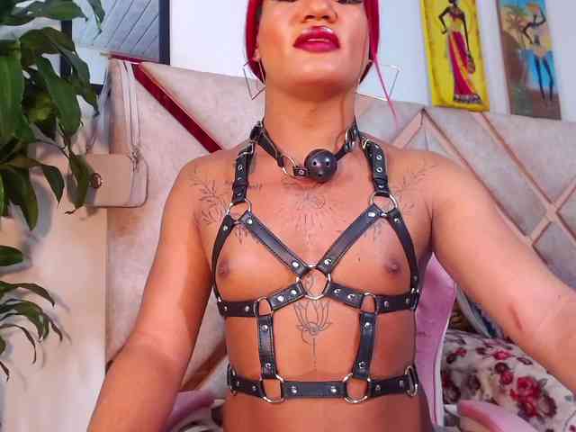 SARA_DIRTY_BIGCOCK