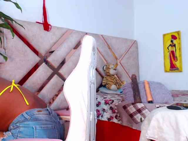 SARA_DIRTY_BIGCOCK