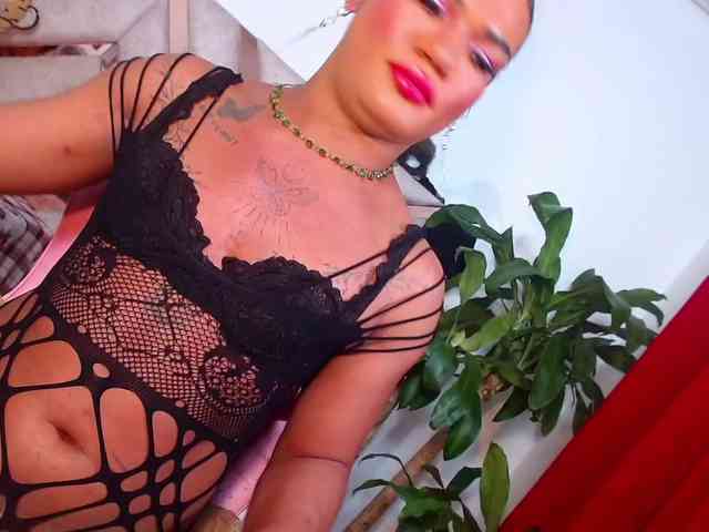 SARA_DIRTY_BIGCOCK