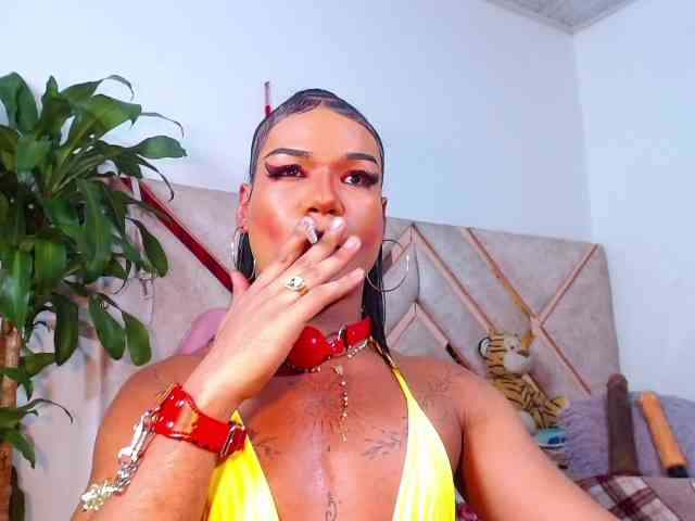 SARA_DIRTY_BIGCOCK