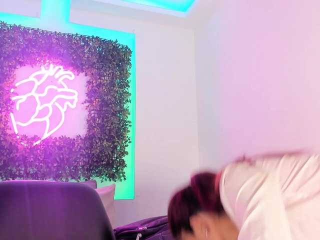 violetaRocher live cam on BongaCams