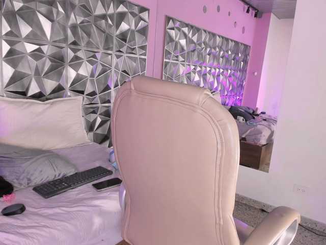 violetaRocher live cam on BongaCams