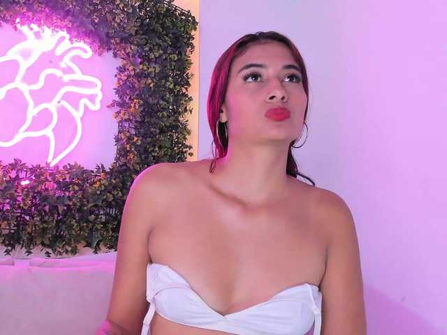 violetaRocher live cam on BongaCams