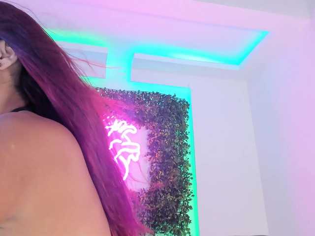 violetaRocher live cam on BongaCams