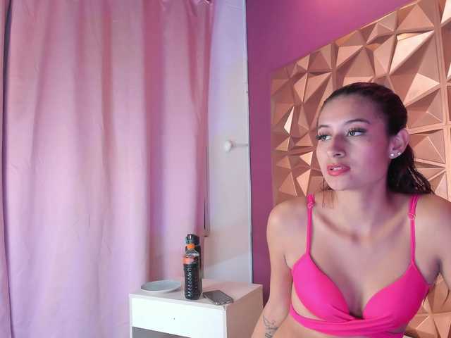 violetaRocher live cam on BongaCams