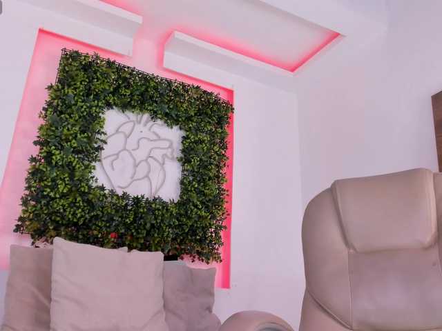 violetaRocher live cam on BongaCams
