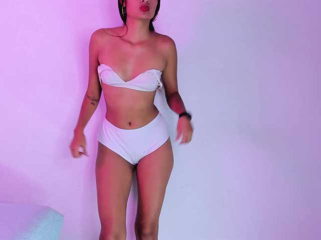 violetaRocher live cam on BongaCams