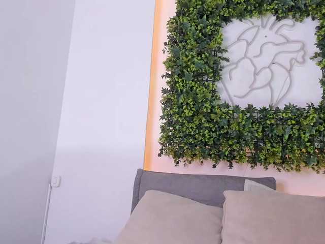 violetaRocher live cam on BongaCams