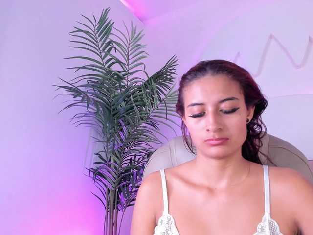 violetaRocher live cam on BongaCams